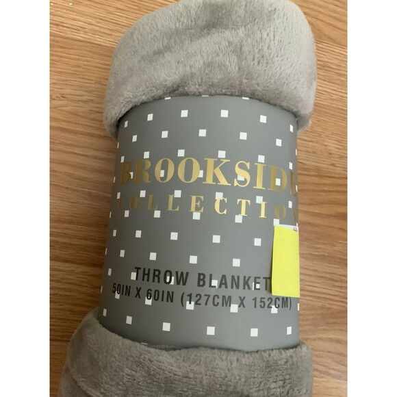 NWT Brookside Collection Nap Cozy Plush Throw Blanket 50" x60" Tan - Picture 2 of 5